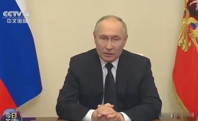 普京这次又搬出“历史土地”论调，听着挺唬人，但细琢磨全是漏洞。他敢把历史地图翻到