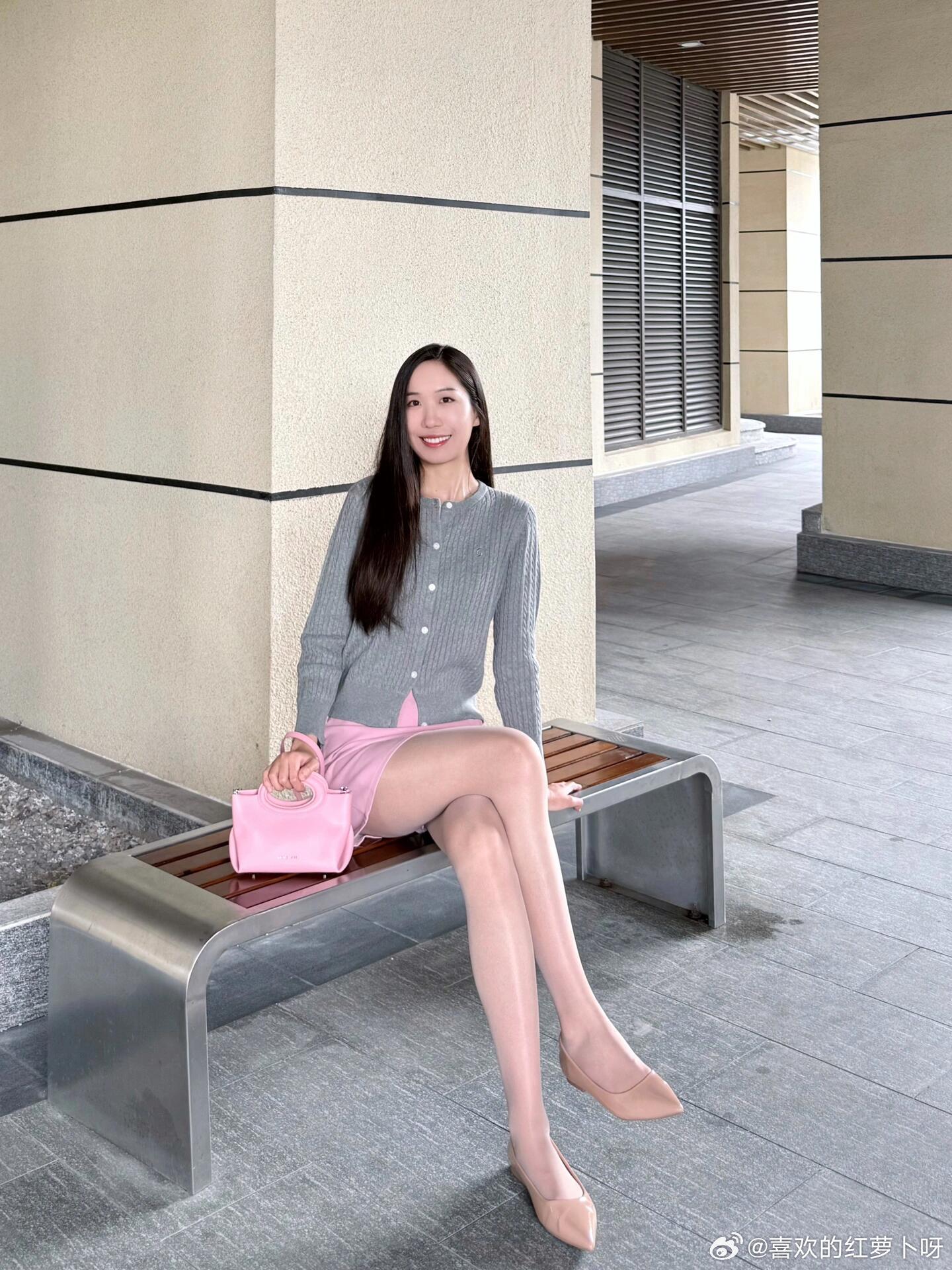 高个子女孩穿丝袜，真的很好看呀～​​​