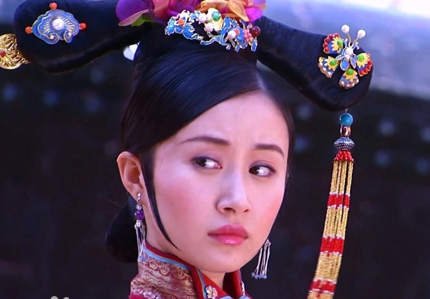 1678年，康熙皇帝下旨处死吴三桂的所有孙子，包括建宁公主的两个儿子。建宁公主吓