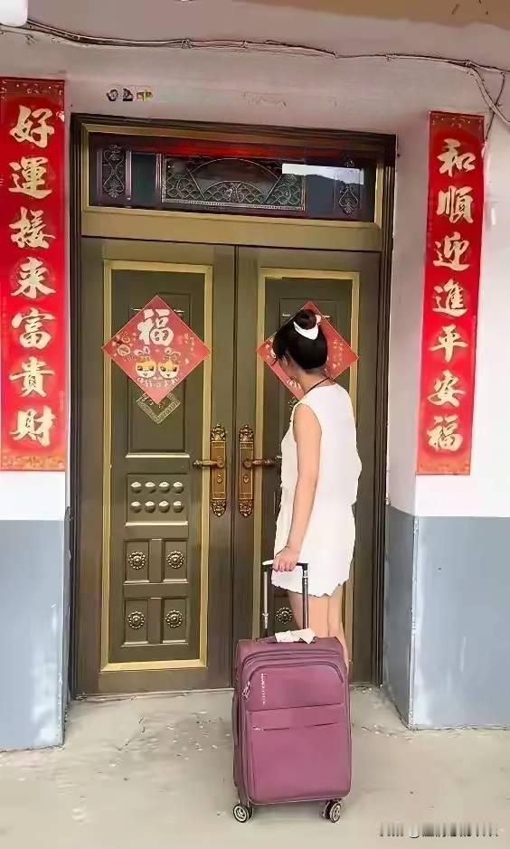 离婚三年后女子求复婚，丈夫的伤疤是不可治愈的。三年前，男子开的厂倒闭。女子选