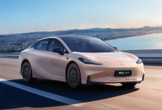 10月30日，广汽昊铂GTLite版正式上市，推出两种续航版本：560公里版1