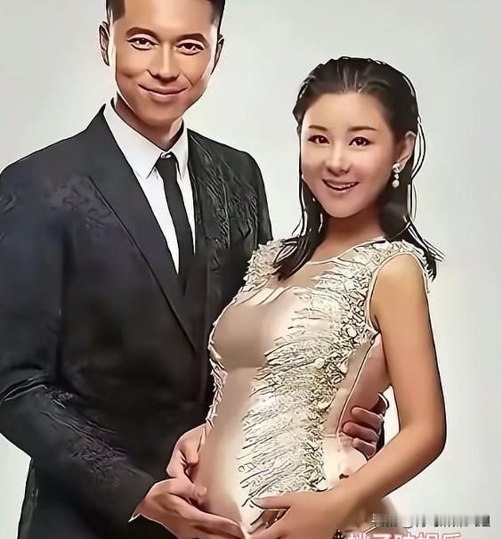 双向奔赴的底气！40岁李小萌高龄拼三胎，21年零绯闻婚姻才是终极答案。40岁李