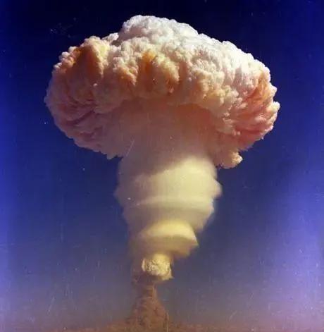 全世界拥有氢弹的五个国家一，美国二，中国三，俄罗斯四，英国五，法国目前，世界上仅