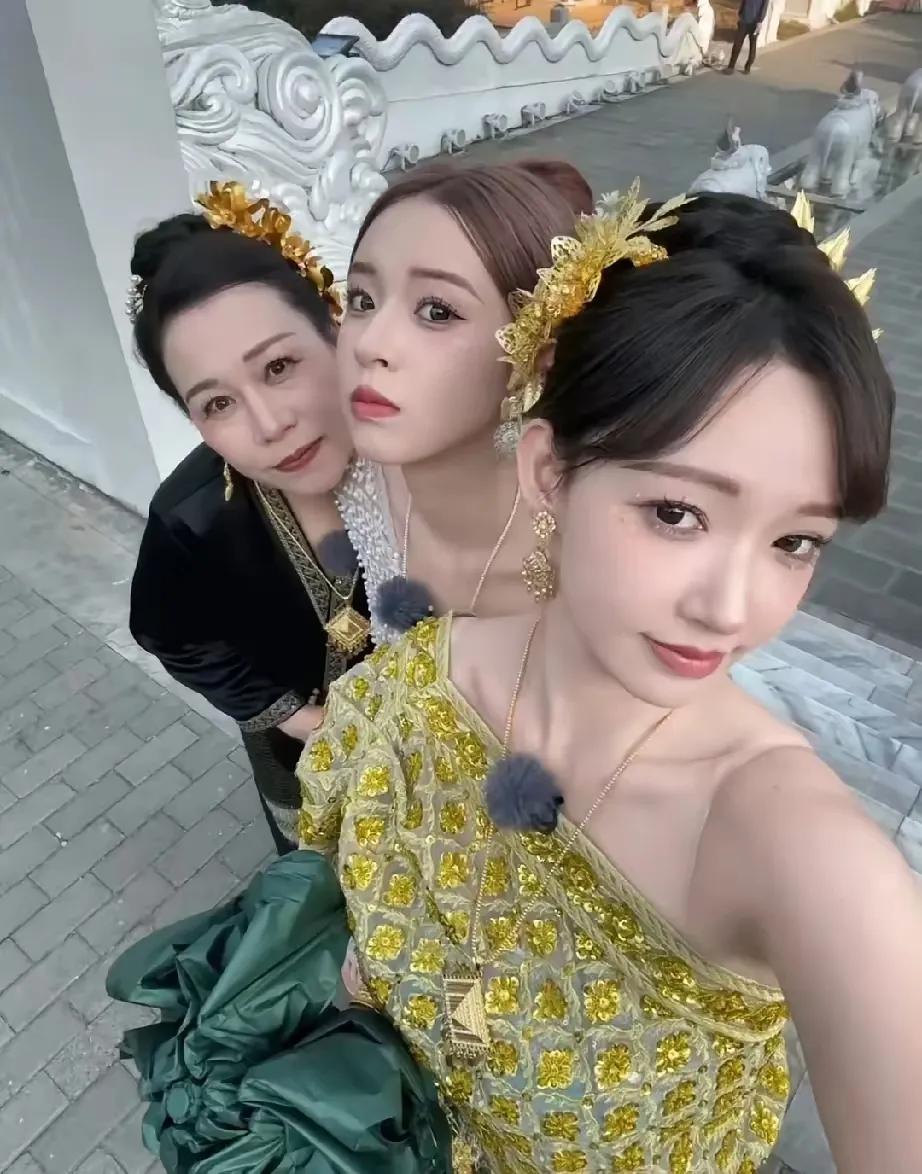 程潇妹妹和苗苗妹妹是一个情况，五官和气质就是比姐姐差了那么一丢，但就是这一丢，导