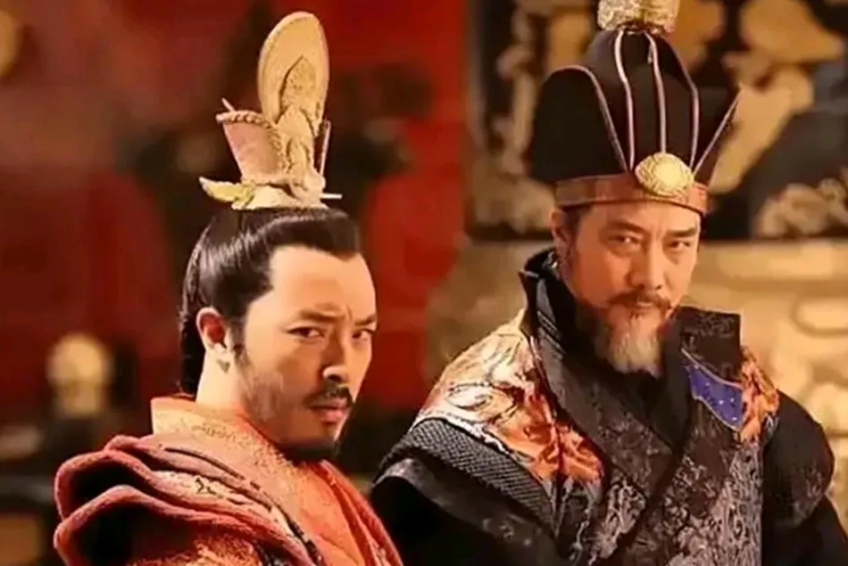 604年，杨广继位后，他的弟弟杨谅起兵造反。杨广大惊失色，因为杨谅拥有52州之地