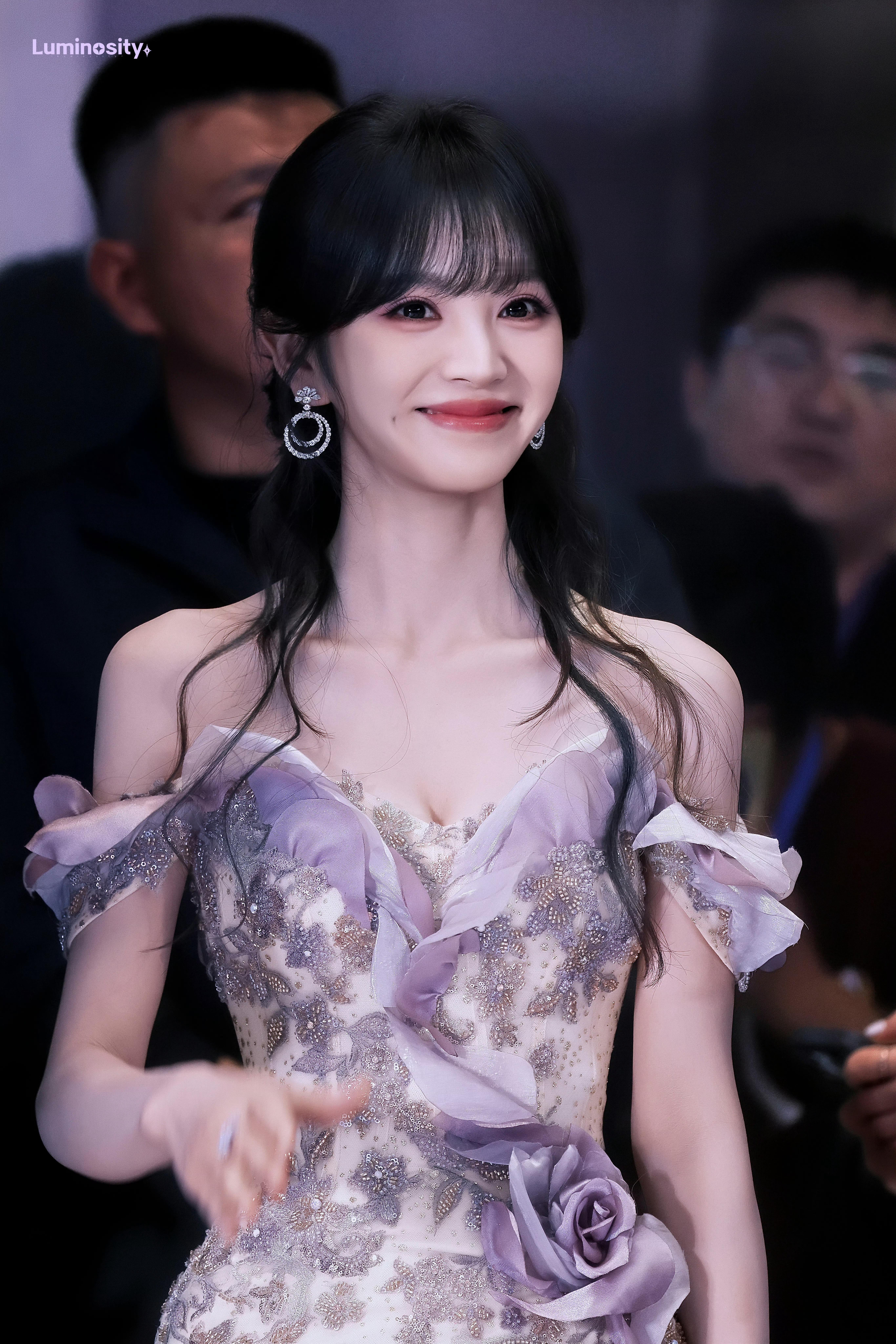 【田曦薇】我钟情于美人鱼浮出水面的刹那crlogo·田曦薇紫玫瑰鱼尾