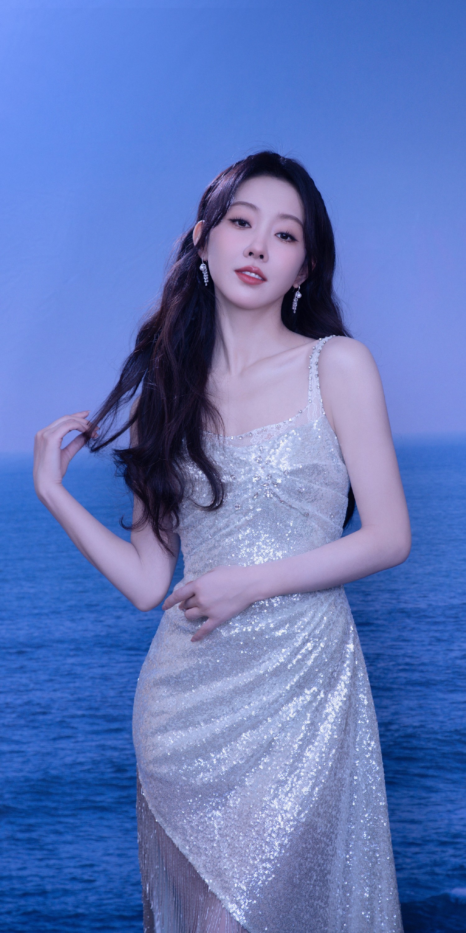 宣璐，银纱轻裹，浪漫甜美的海滨影画。宣璐