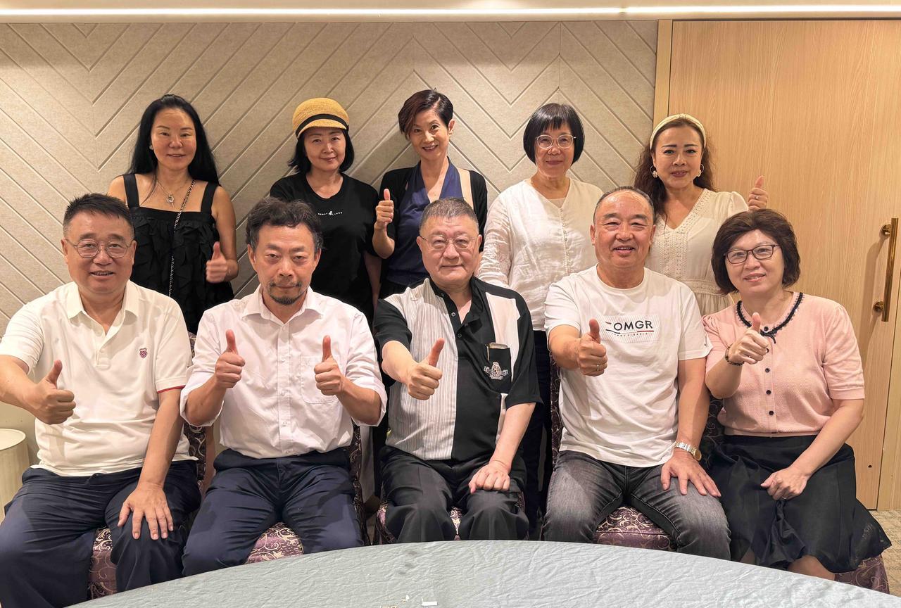 老了的标志人一旦老了，最为鲜明的标志便是不懂现代最新科技。在20世纪90年代