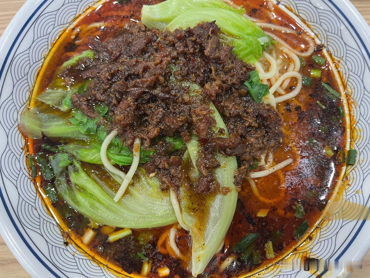 对于河南人来说，何以解忧？一面解千愁！晚上饿了不知道吃啥，便找了一家面馆吃面