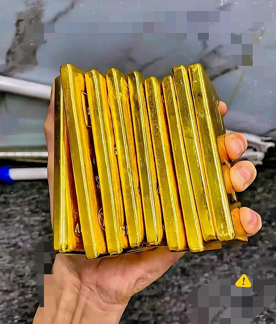 收了8年黄金，真心奉劝大家一句！如果你手里有超过200克黄金，千万不要在这