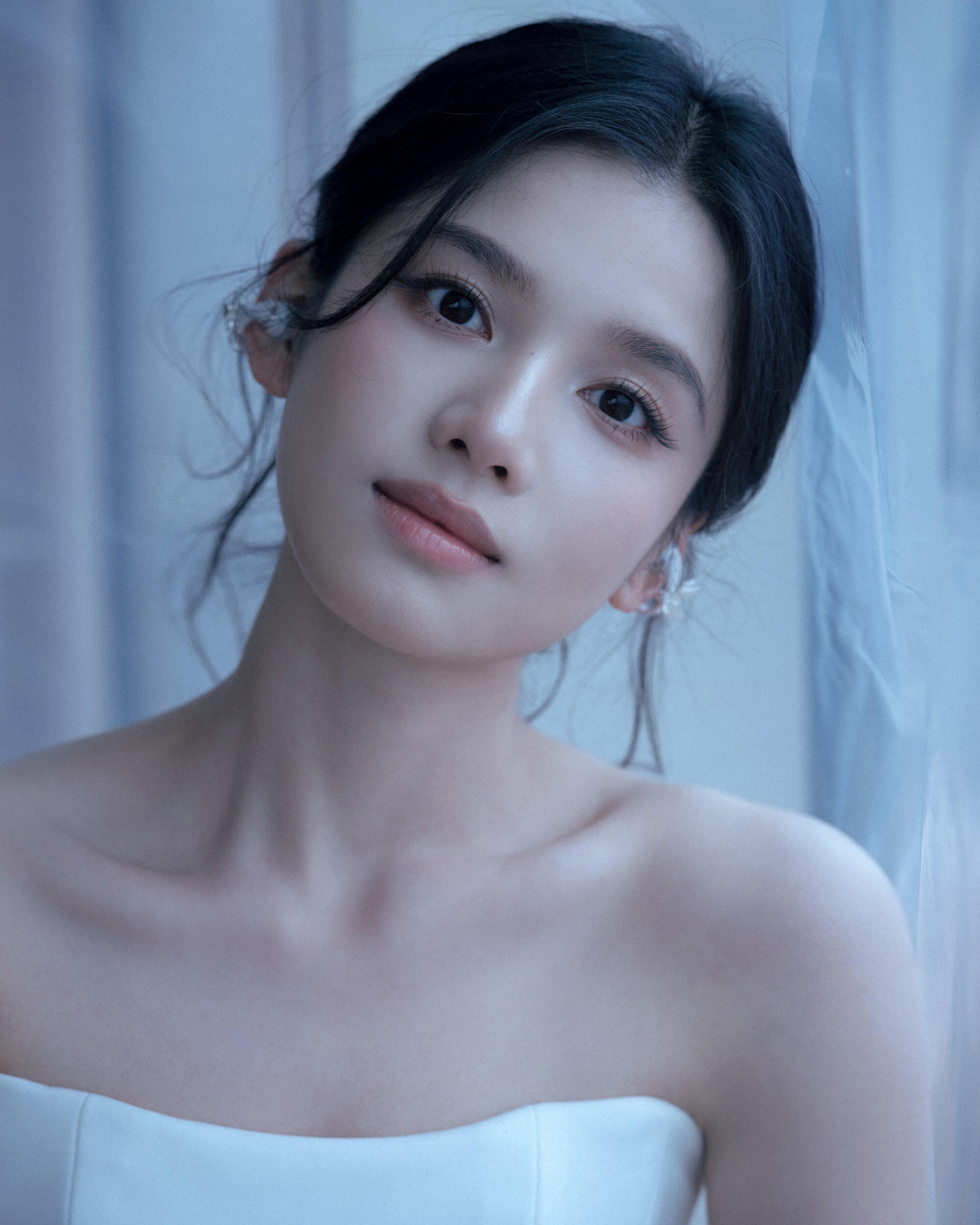张婧仪每一帧都是美神降临张婧仪演的苗靖，每一帧都是美神降临！那皮贴骨的美感，绝