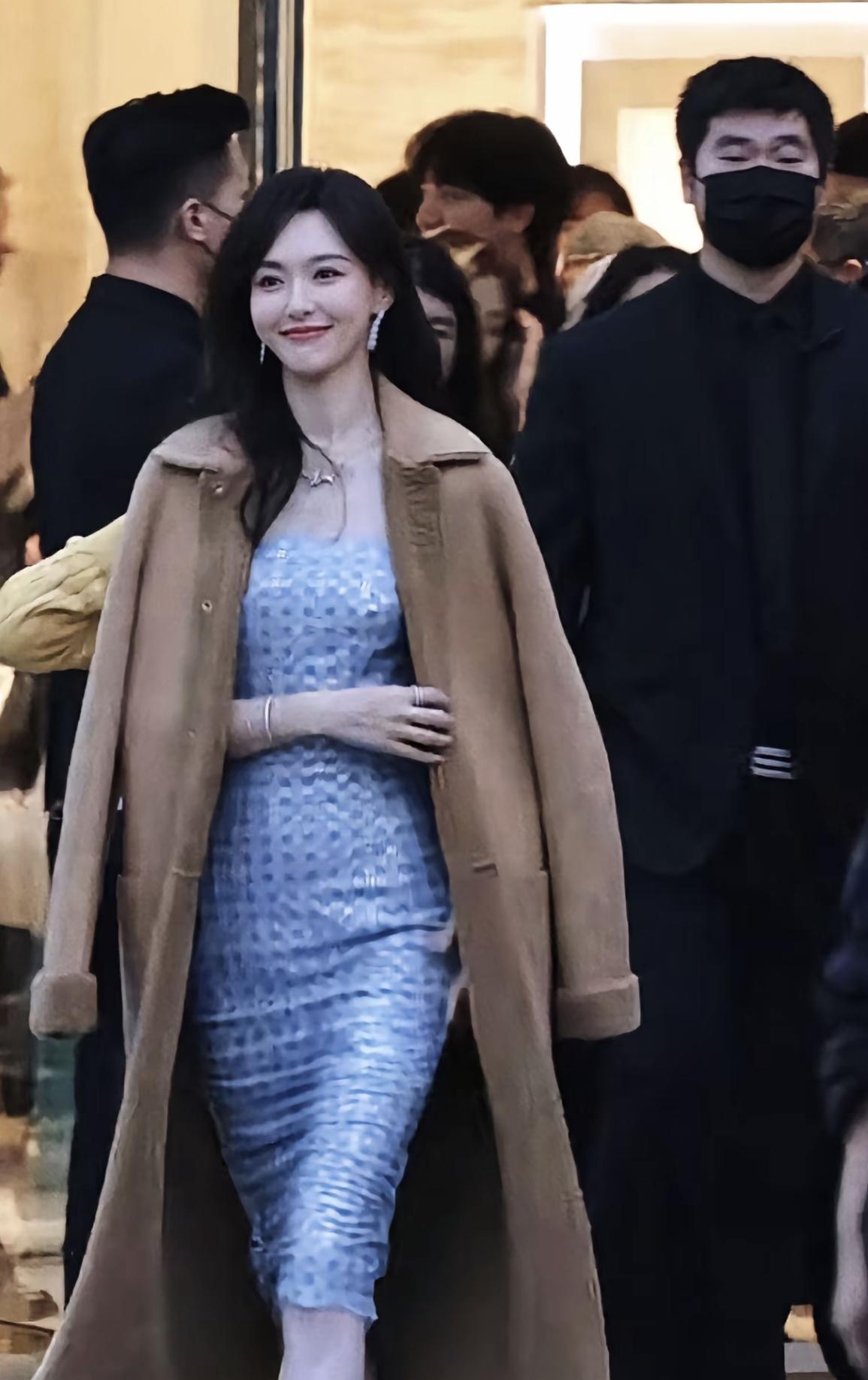 唐嫣从“甜妹”转型为实力派青衣的代表，她的自律和原生家庭滋养出的独立自信，支撑