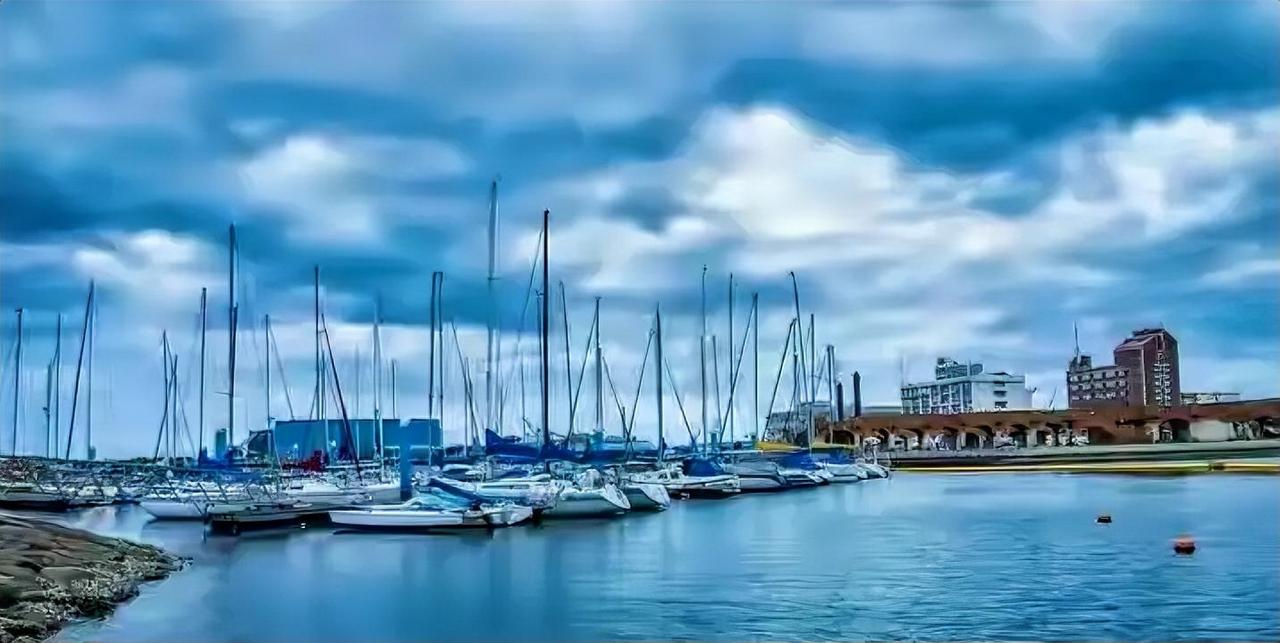 6000米深海豪赌破碎！日本稀土梦被中国一纸禁令掐喉2026年1月，一艘满