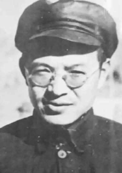 1949年，张闻天和王稼祥闲聊，张闻天说：“当年红军只剩3万人马，却能打退国民党