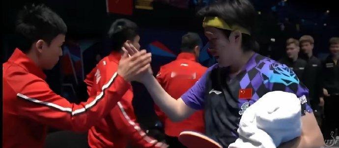中国队３：０横扫韩国进入世锦赛四强：小组赛输球只是让韩国先乐一下，淘汰赛才是真刀