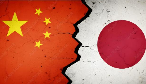日本国内已经彻底慌了！大量日本人终于醒悟，一旦中日真爆发冲突，中国不会仅仅盯着涉