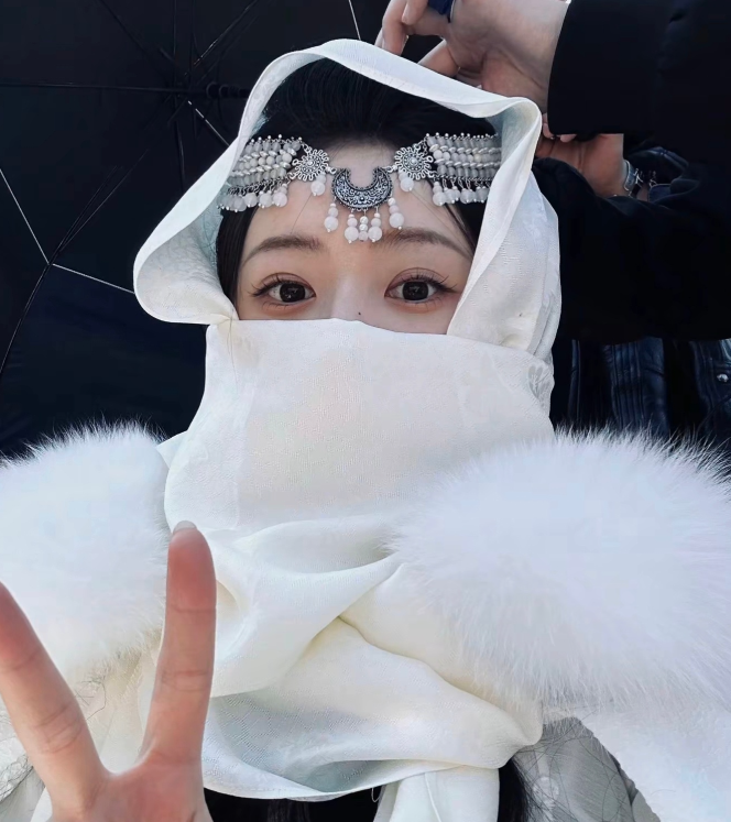 赵露思宝宝要天天开心！