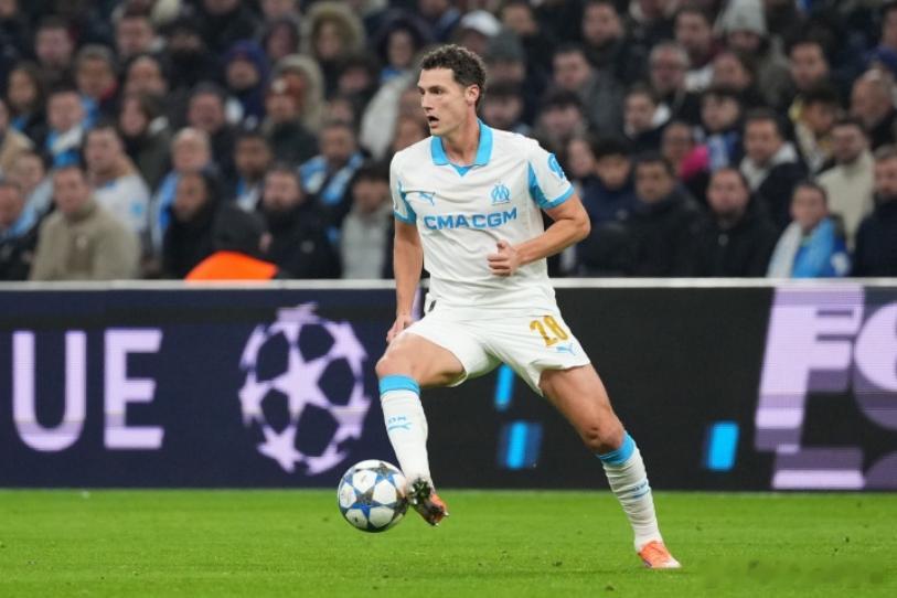 据意大利记者斯基拉的消息，多特和沙特俱乐部询问帕瓦尔的情况。斯基拉透露，帕瓦尔不