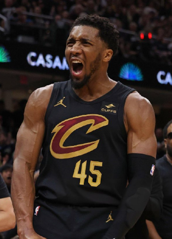 哈登来之后，米切尔表现下滑的原因。今年季后赛米切尔确实是没发挥预期，但原因不是