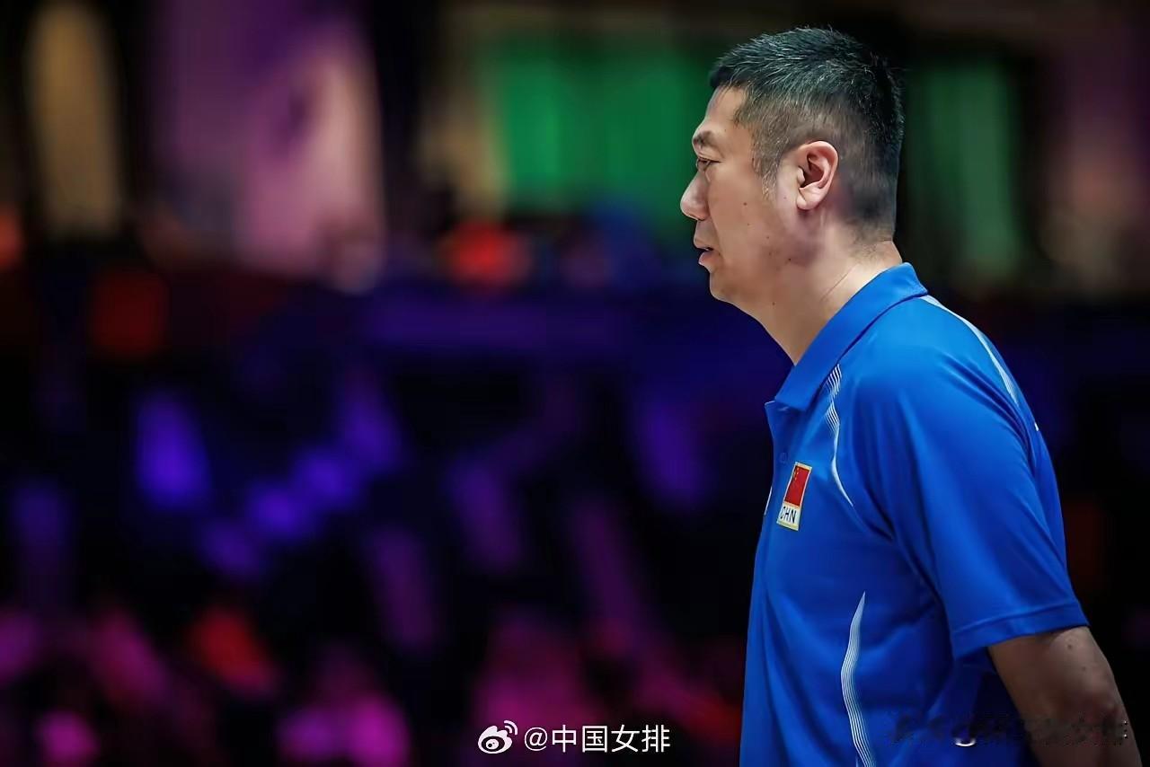女排亚锦赛！近期中国女排主教练赵勇谈及亚锦赛：他说亚锦赛夺冠是唯一的目标！