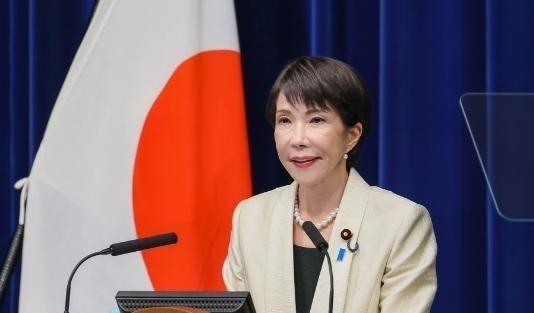 日本首相高市早苗说，日本决不允许任何国家通过武力改变日本的现状。这话听着挺绕，翻