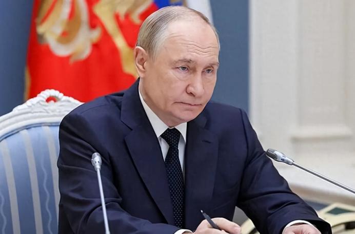 俄乌局势又变了？泽连斯基主动让步后，不到24小时，普京调整政策 日前，乌克兰