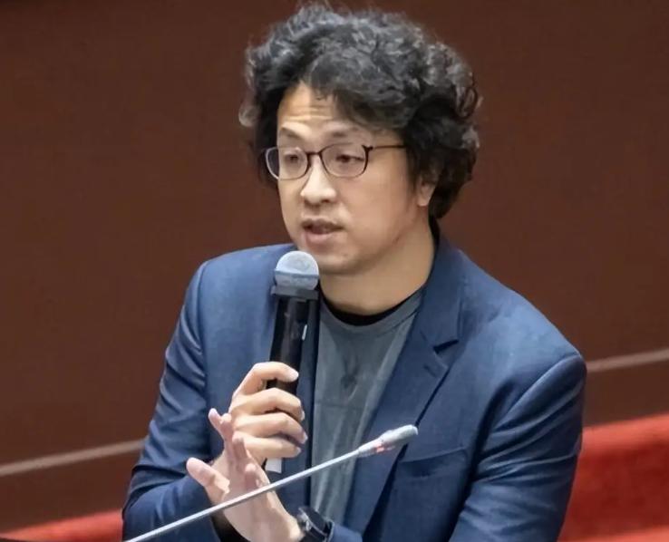 “台独”分子沈伯洋发表声明，10月14日，针对中国大陆国台办指沈伯洋的父亲沈土城