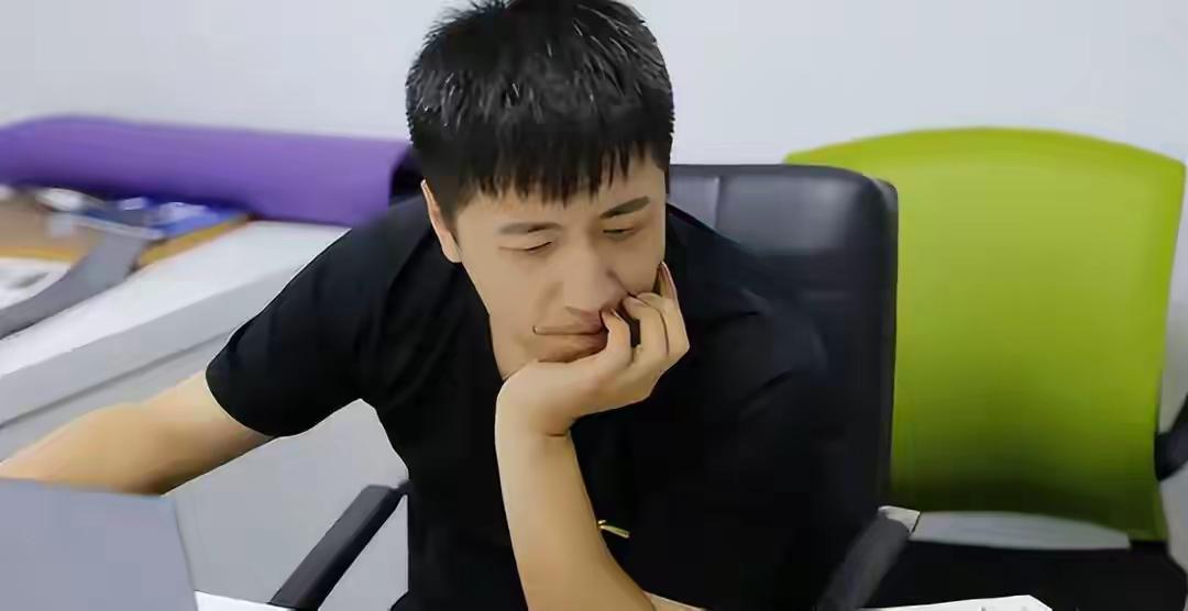 讲什么高度，看看这个手捧录取通知书的男生，难道这不就是至上的高度吗？曾经有人