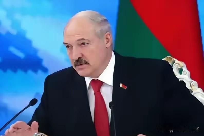 俄罗斯外长拉夫罗夫声明，白俄罗斯总统卢卡申科加入“和平委员会”，事前未与中国和俄