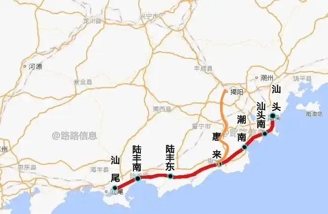 揭阳站已经连接惠来站350高铁经过汕头到达漳州。揭阳站也有250高铁经过潮汕站
