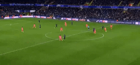 想攻进巴萨球门，你只要具备以下几点：1、有快马2、用一个前锋硬吃巴萨的造越位3、