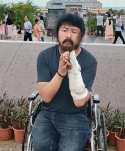 厄运专找苦命人？胡雷资助的女孩走了那个曾经因为胡雷资助而感动全网的女孩，