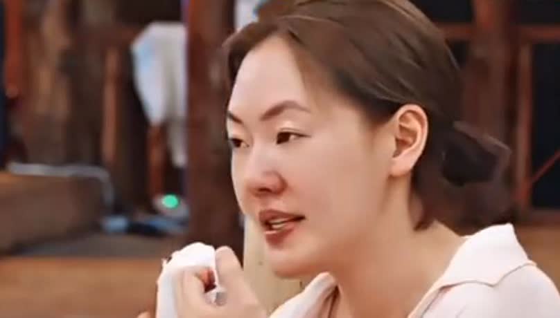 其实大s去世后，小s做的这3件事，才使得她的口碑崩塌！第一件事就是、大s