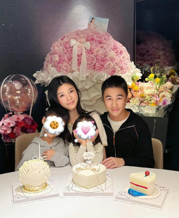 奚梦瑶37岁生日，何猷君送了一束价值仅2万元的巨型芍药花束给她，然而网友们却从奚