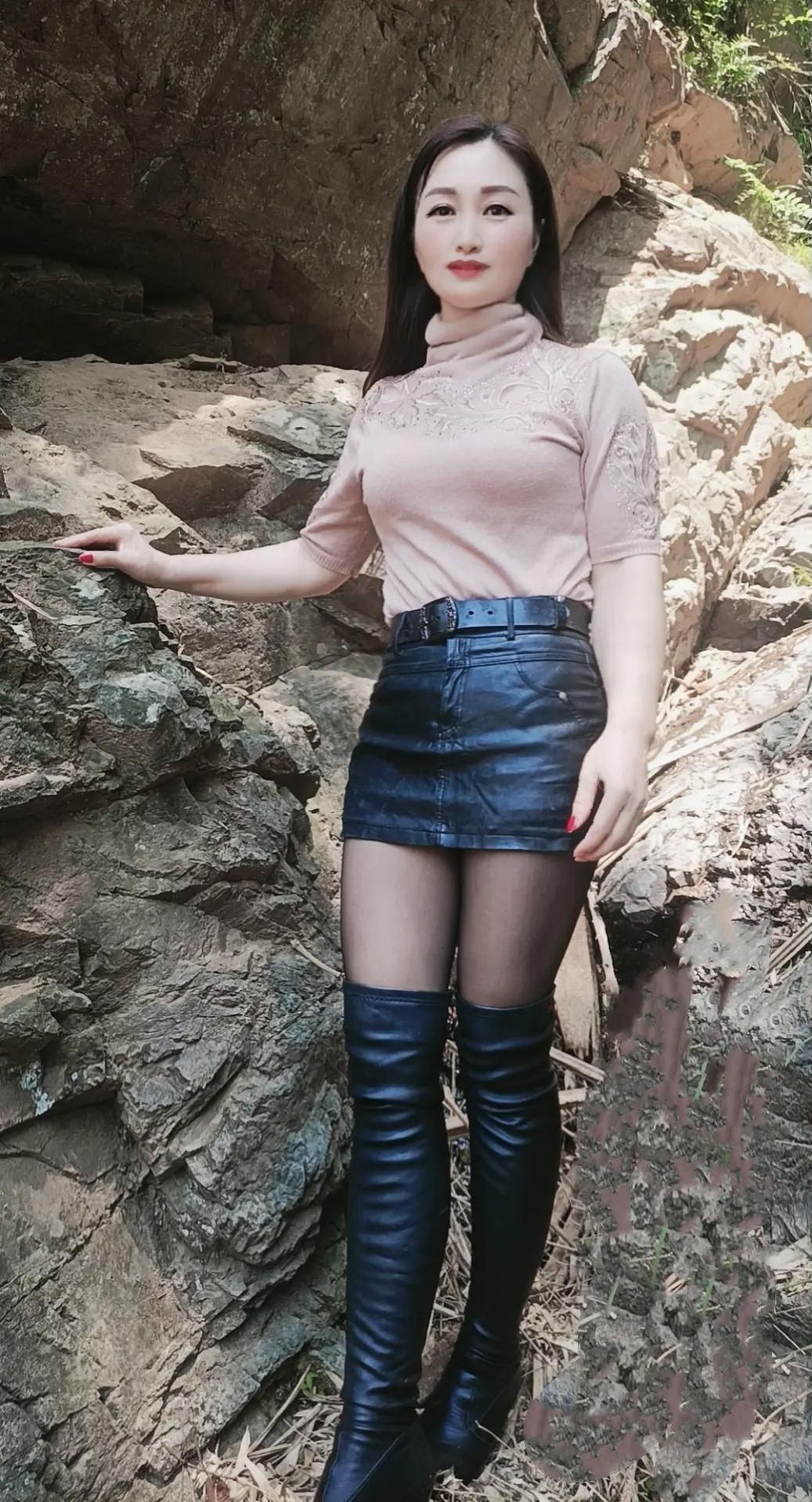山里姑娘 女人味十足