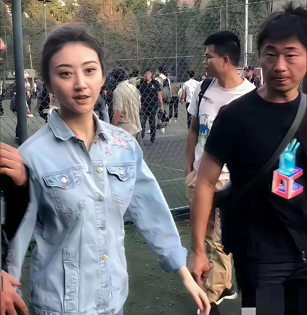 难怪孙宇晨说她很普，放在娱乐圈她确实不算最好看。而且没有了往日的清纯。孙宇晨保存