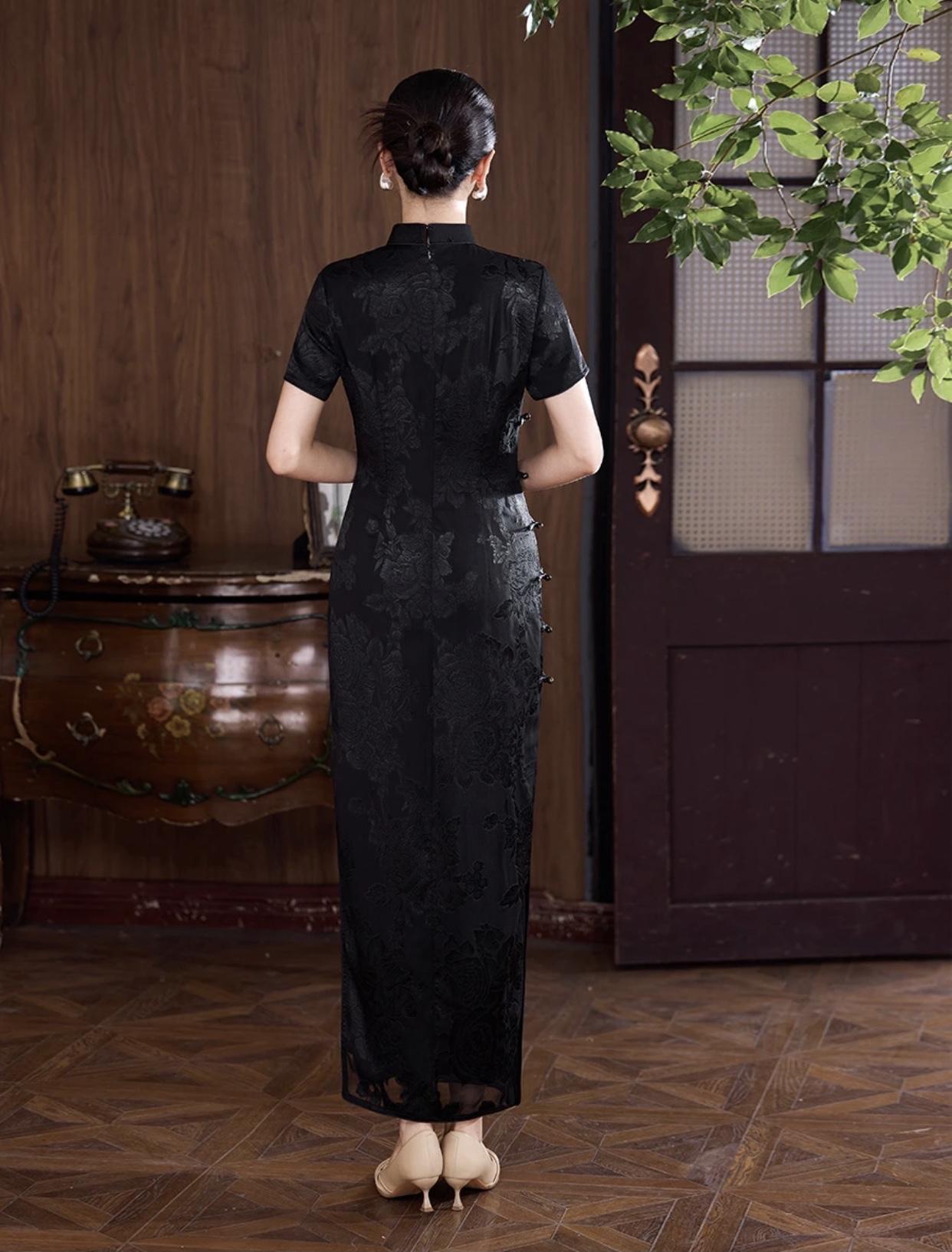 女生怎么搭配服装才能又酷又美旗袍魅力时尚