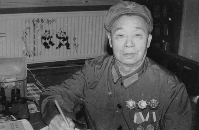 开国少将：在4野，我不怕罗帅不怕陈光不怕李天佑，只怕101【1951年5月，汉
