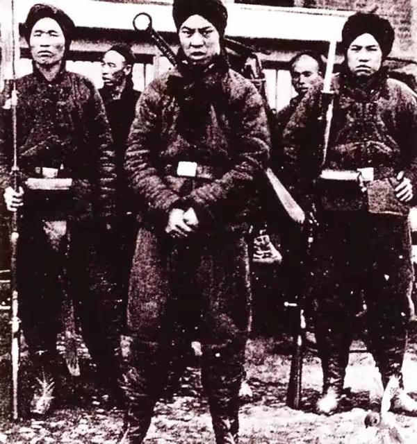 为什么毛主席那么敬重义和团？因为自东汉以后，中华民族在血性方面确实一代不如一代，