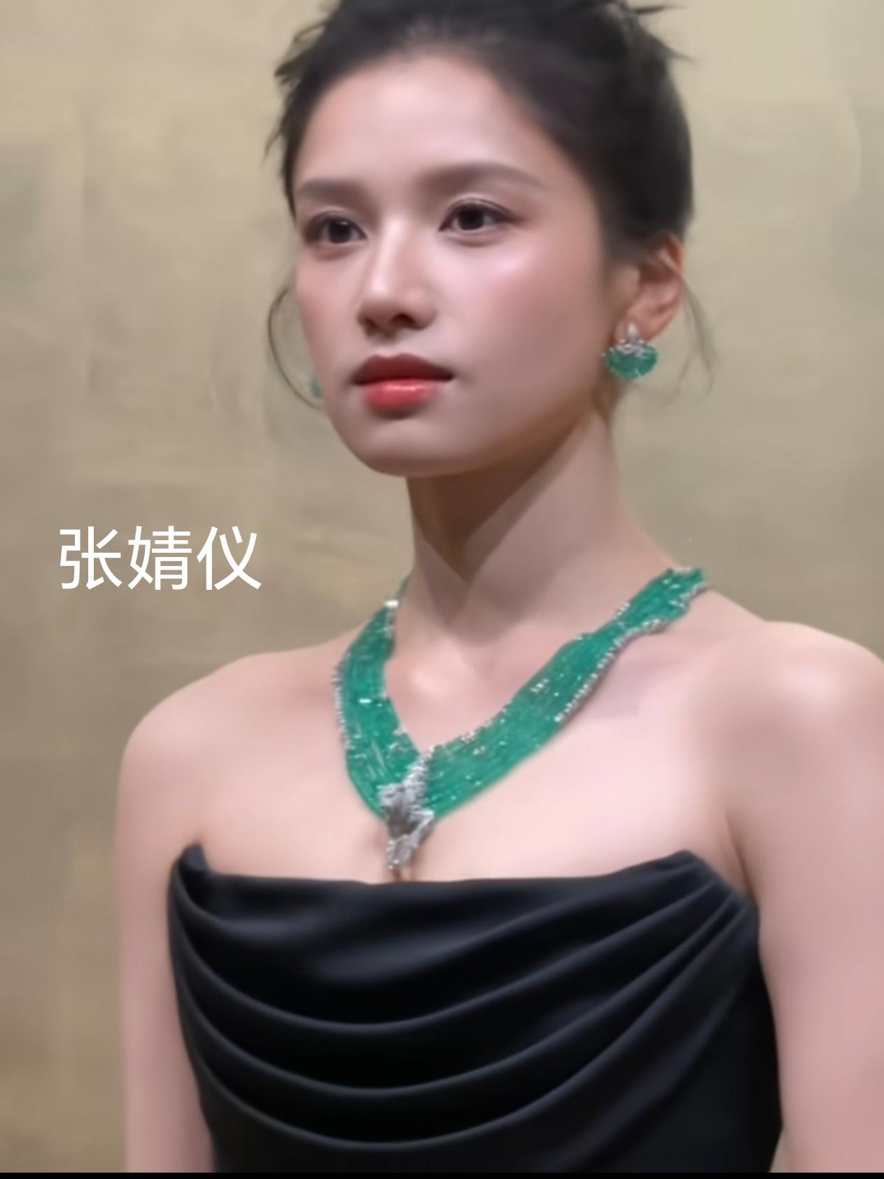 这几位女神真的美得各有千秋，清一色大胆大光明造型，完全展露整张脸型，骨相和气质全