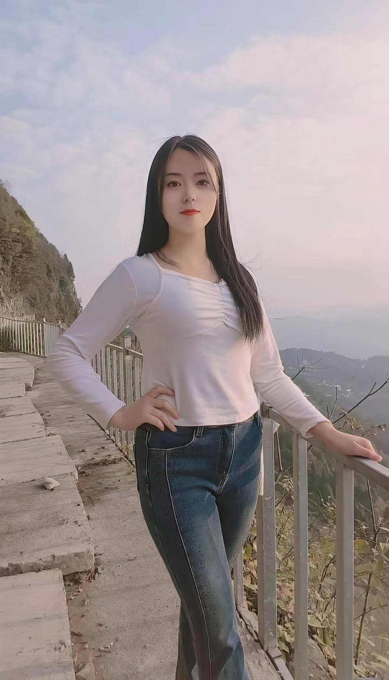 装过屎的大肠有人吃，装过屎的碗洗干净了却没人用。洗脚水不能洗脸，游泳池里却有很多