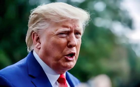 美国突然对中国出手了，斯特拉斯堡的电子屏上跳出了刺眼的数字，而华盛顿五角大楼的