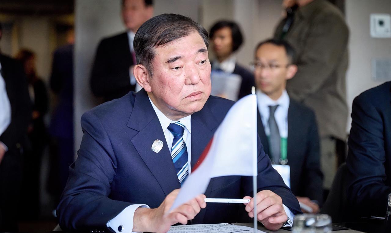 日本人天塌了根据日本7月7日发布的数据显示，日本5月实际工资继续走低，跌幅达到