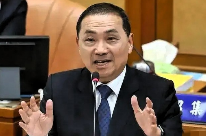 新北市长侯友宜表示“两岸统一”、“九二共识”等说法，是国民党目前最不应该说的