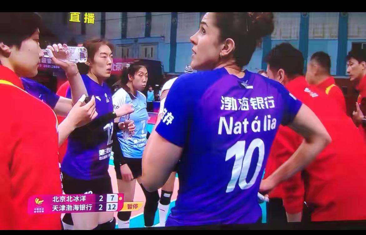 天津女排3:2战胜北京女排，可喜可贺。虽然天津女排李盈莹、王媛媛留洋后，缺少核