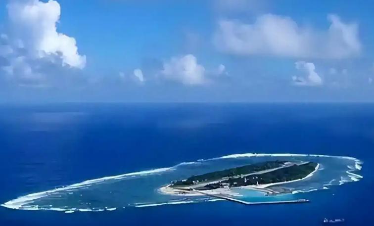 日：老弟，拿着！这是9亿日元，哥的一点心意。菲：哎哟！谢日本大哥！这钱烫手不？