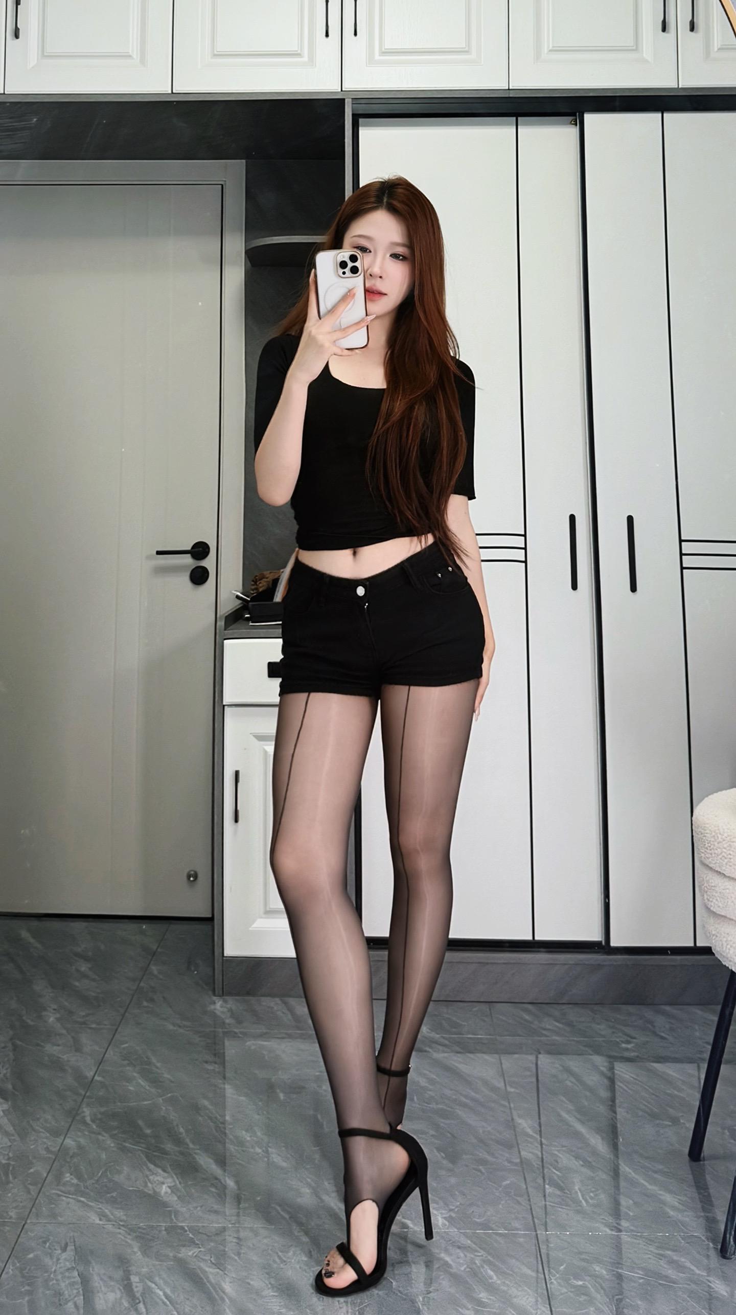 黑色系御姐穿搭 夹趾袜 辣妹日记cl