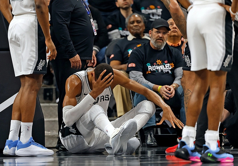 文班伤退无碍逆转！亨德森31分刷爆纪录助开拓者翻盘北京时间4月22日，NBA季后