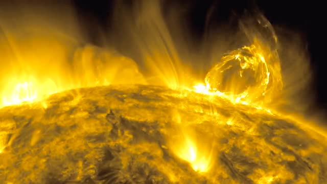 02.24.11太阳日珥小喷发(NASA SDO)_土豆视