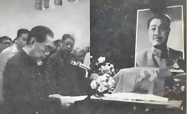 1975年贺龙追悼会，洪学智自费从东北返京：没通知我，也要去鞠个躬。洪学智这辈子